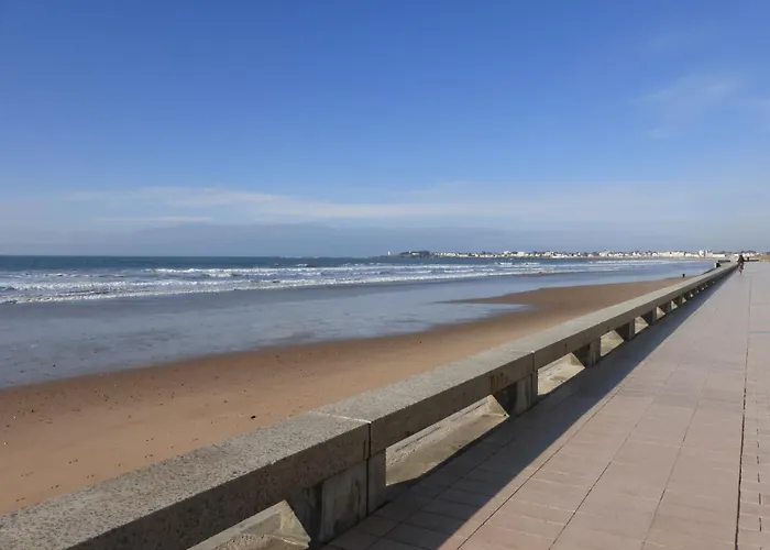 Sg390-121 - 3 Pieces 6 Couchages Gilles Croix De Vie *